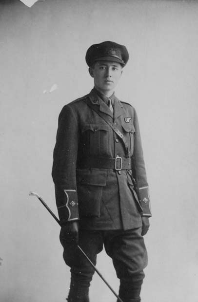 William Barker en uniforme