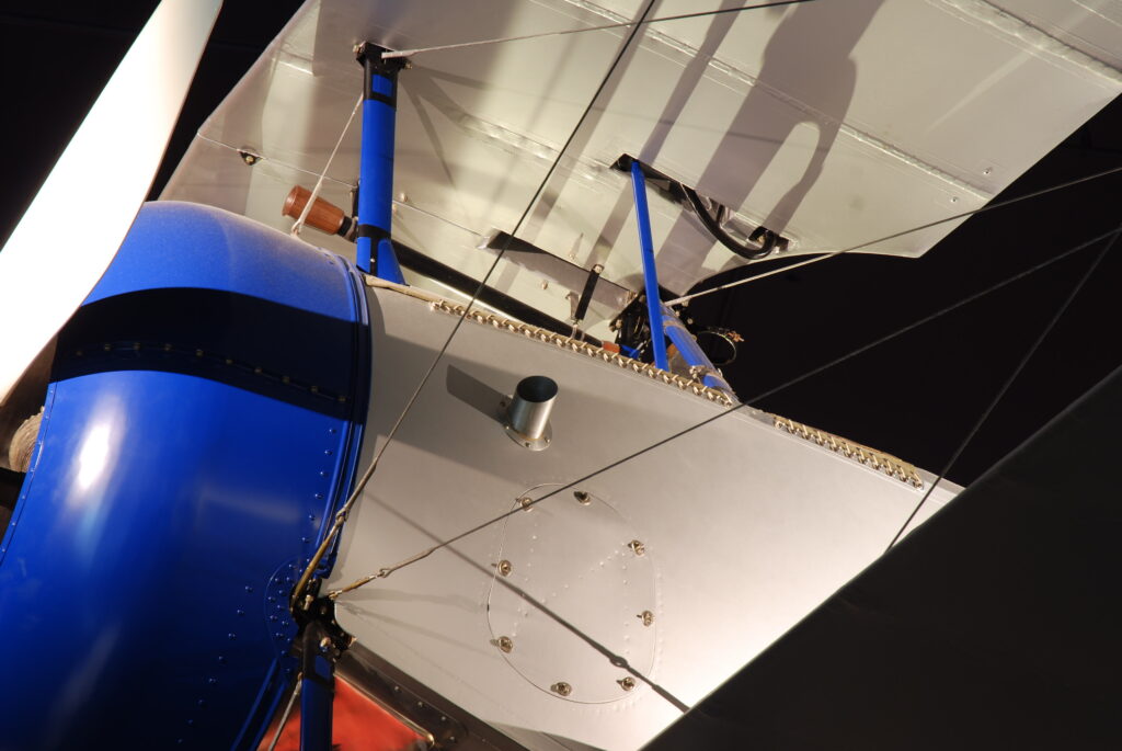 Nez du côté droit d&#039;une réplique de Nieuport