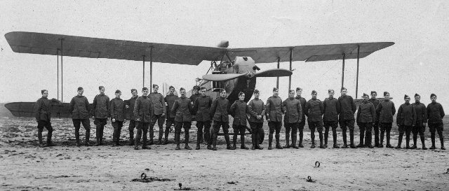 Armstrong Whitworth F.K.8 pilots